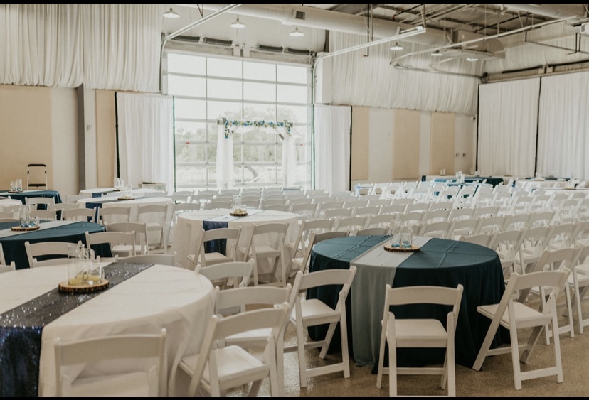 6branch-ceremony-table-chair-setup