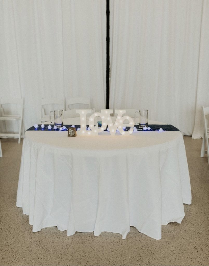6branch-wedding-table